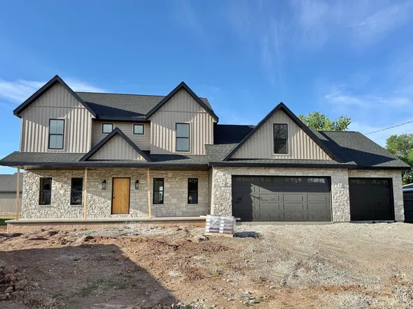 409 Jerelyn Ct, Combined Locks, WI 54113