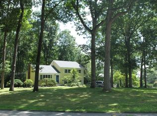 2 Pamela Dr, Chestnut Ridge, NY 10977