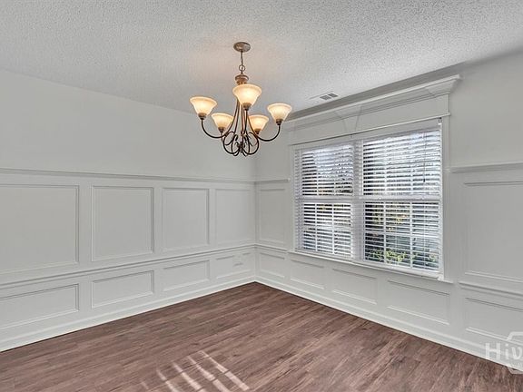 5th image of 434 Roberts Way