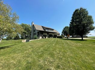 24300 Greenleaf Rd, Farmer City, IL 61842