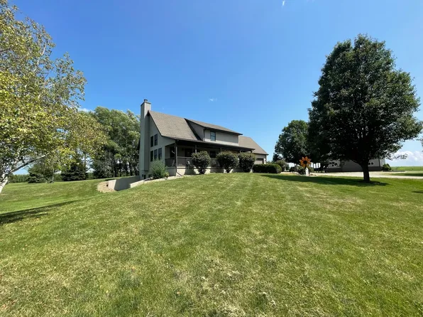 24300 Greenleaf Rd, Farmer City, IL 61842