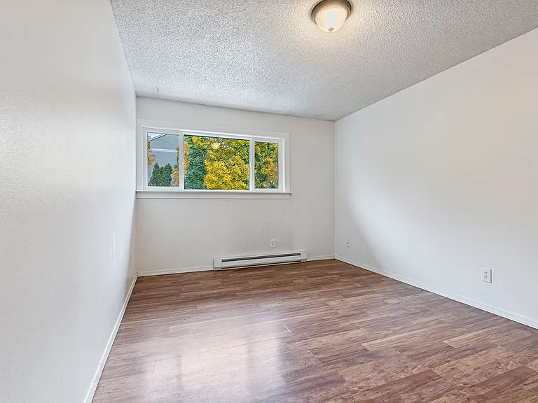 Sandy Terrace Apartments — Photo 16