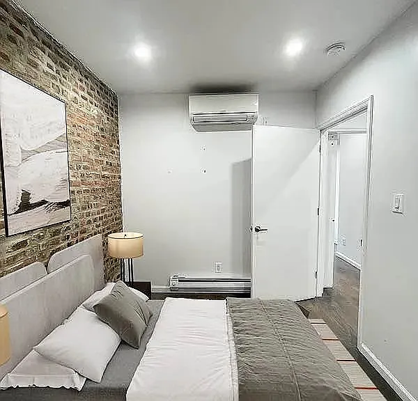 121 Norfolk St #2 — Photo 9
