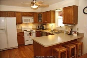 3rd image of 4544 Hurst Dr