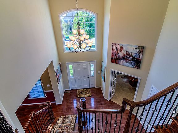 5th image of 929 Mather Dr