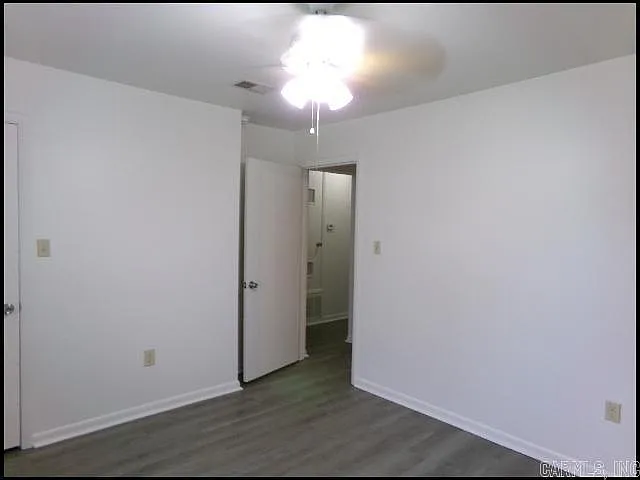 204 Dobbs St — Photo 11
