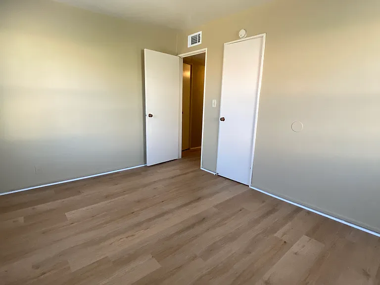 Frederick Avenue Apartments — Photo 32