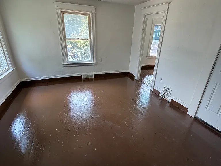 4 New York St #2 — Photo 12