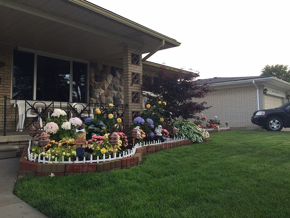 2nd image of 3558 Janet Dr