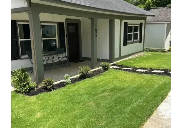 1677 John Calvin Ave, College Park, GA 30337