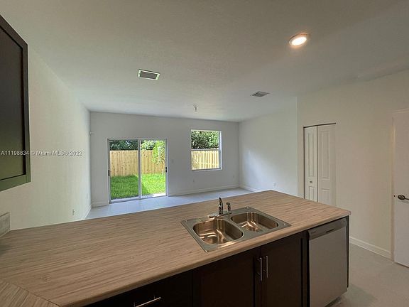 5th image of 2660 SE 19th Ct #2660
