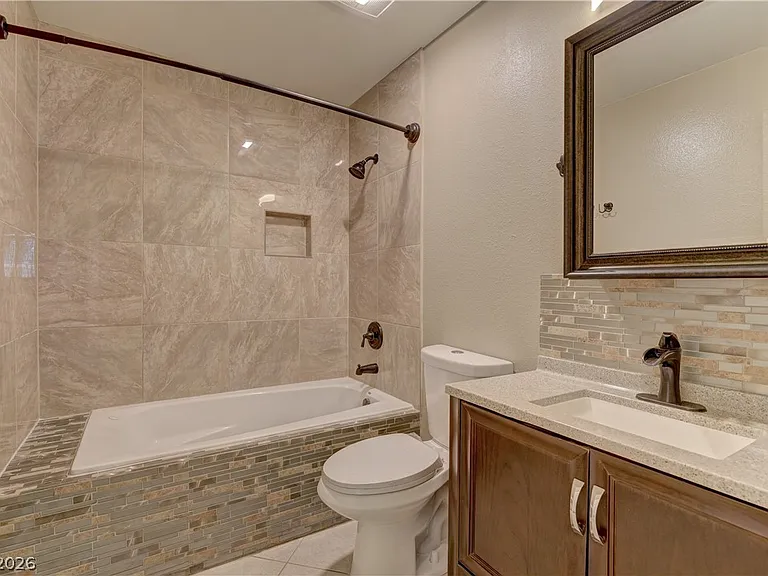 3896 Acapulco Ave — Photo 24