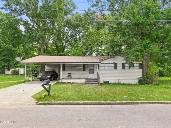 1430 Hendricks St, Columbia, MS 39429