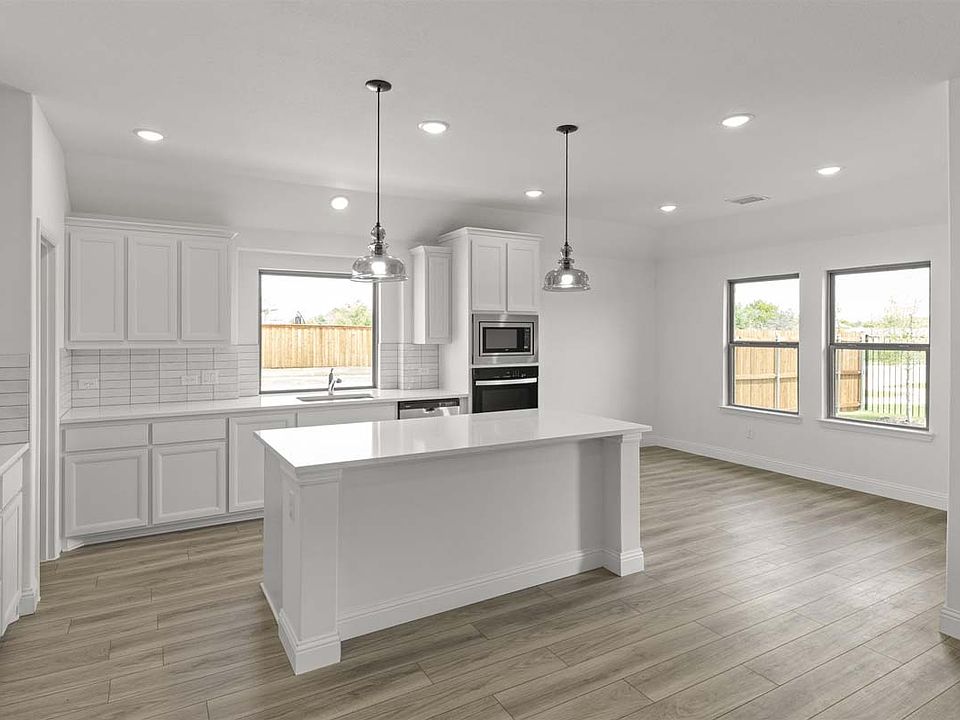 Fairview I floor plan by Pacesetter Homes featuring a one-story layout with 3 bedrooms, 2 bathrooms,