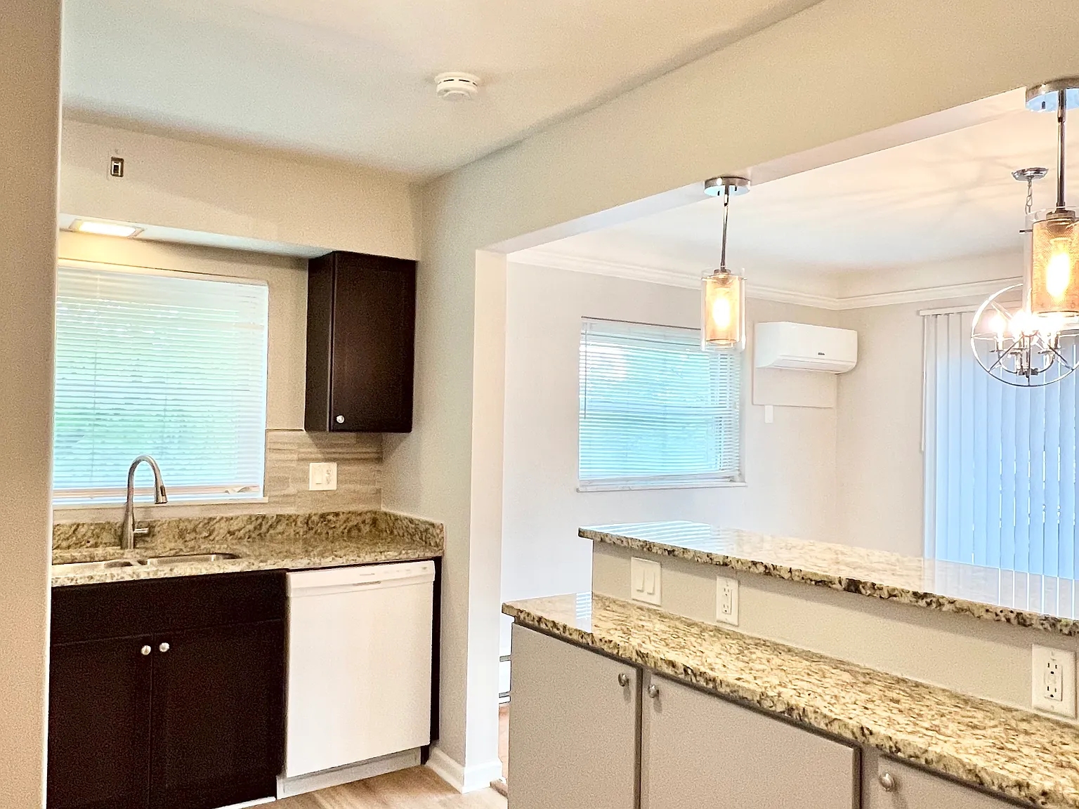 2 bed, 1200 sqft, $1,299 — Photo 4