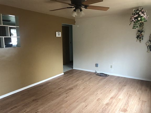 2nd image of 627 Blackhawk Dr