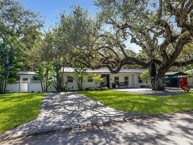 5100 SW 75th St — Photo 31