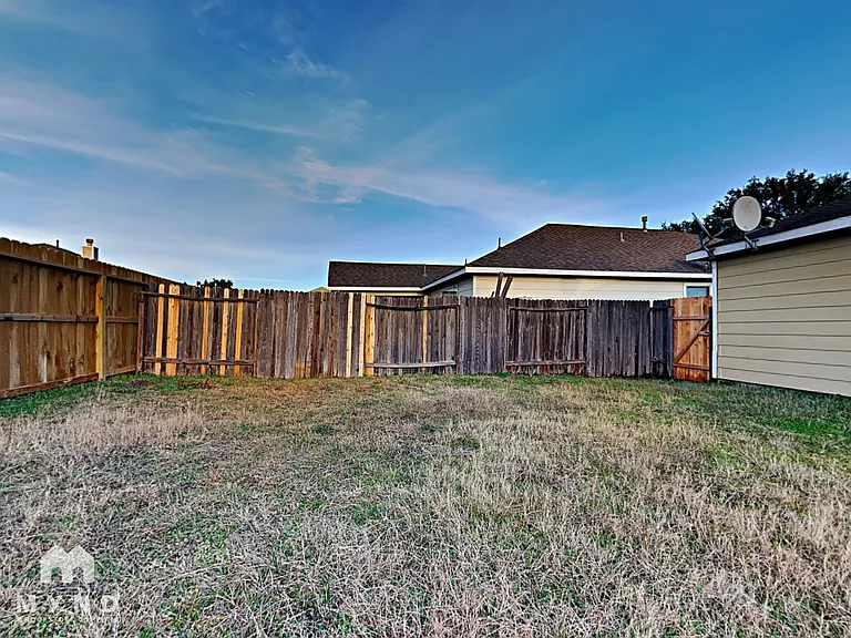 635 Ashlen Dr — Photo 18