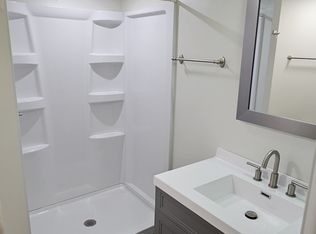 401 1/2 E Dixie St, Bloomington, IN 47401