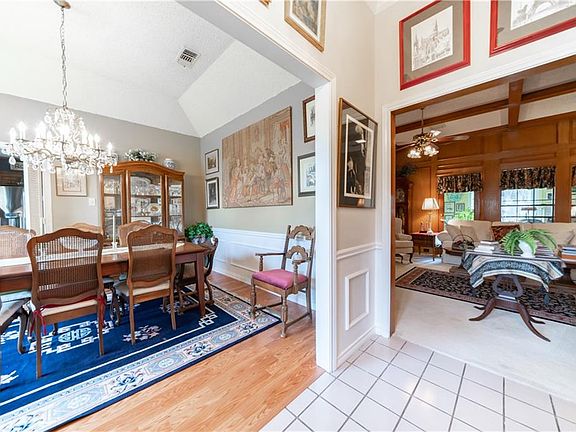 5th image of 1006 Briar Hill Cir