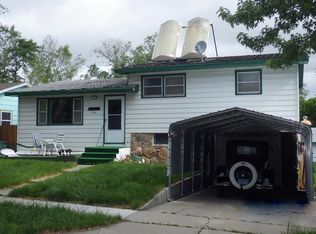 704 W 9th St, Gillette, WY 82716
