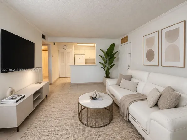 351 Palm Way APT 104, Hollywood, FL 33025