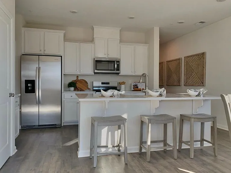 38 Fonthill Ct — Photo 5
