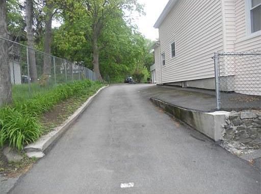 2nd image of 157 Saratoga St