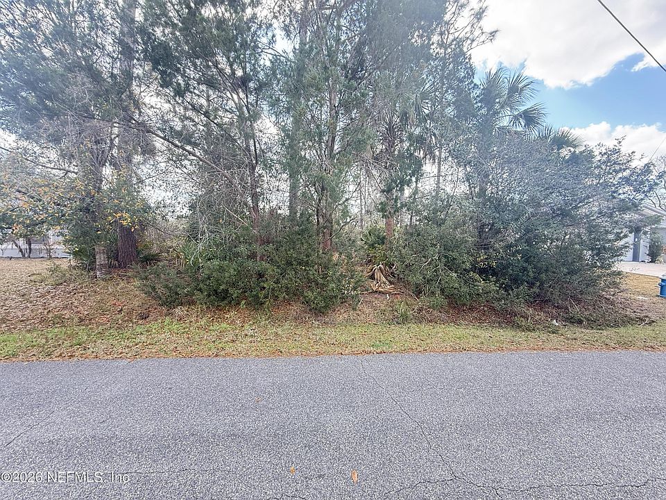 1st image of 12 PINEASH Lane