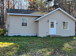 275 Northwoods Rd, Marquette, MI 49855