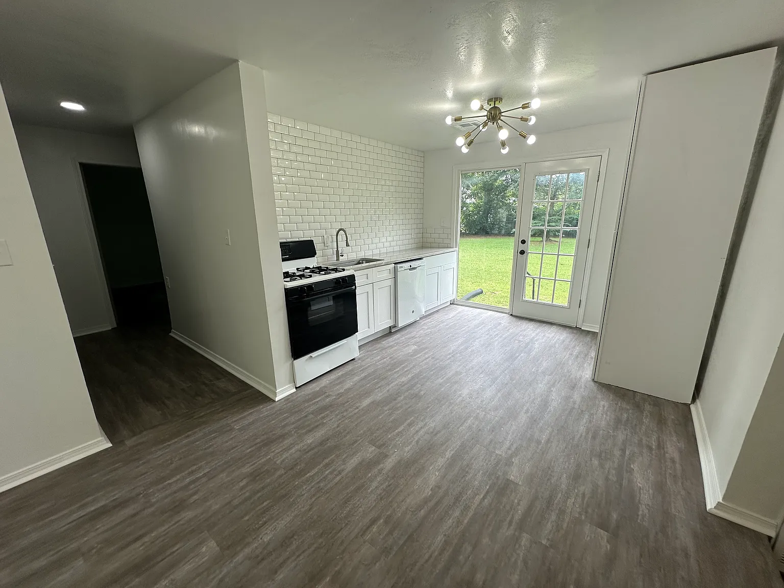3 bed, 1250 sqft, $1,350 — Photo 3