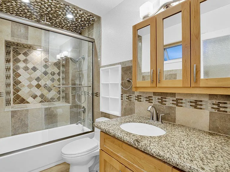 110 E Hillcrest Blvd #216 — Photo 12