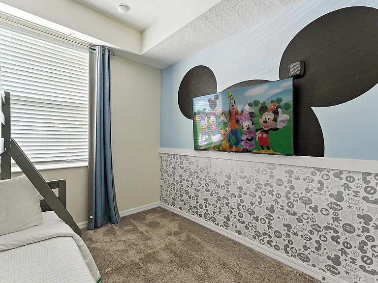 Paradox Cir — Photo 25