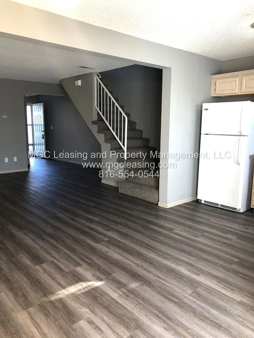 South Garden Townhomes — Photo 3