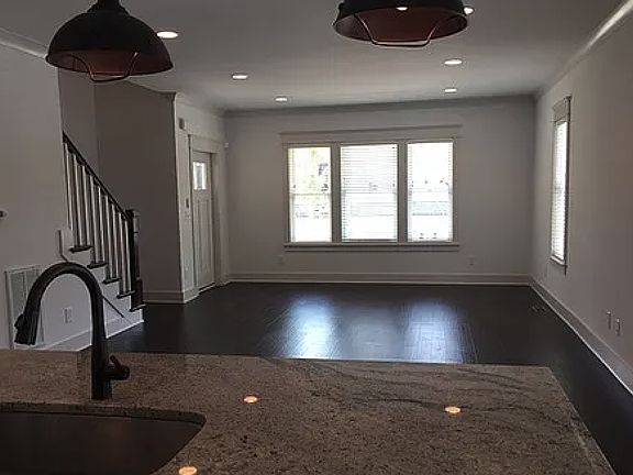 5th image of 1509 61st Ave N