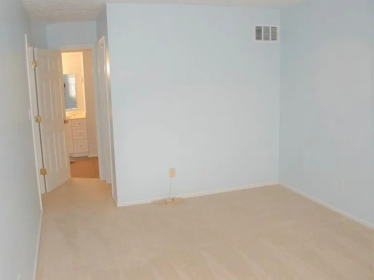 1140 Paradise Ct — Photo 9