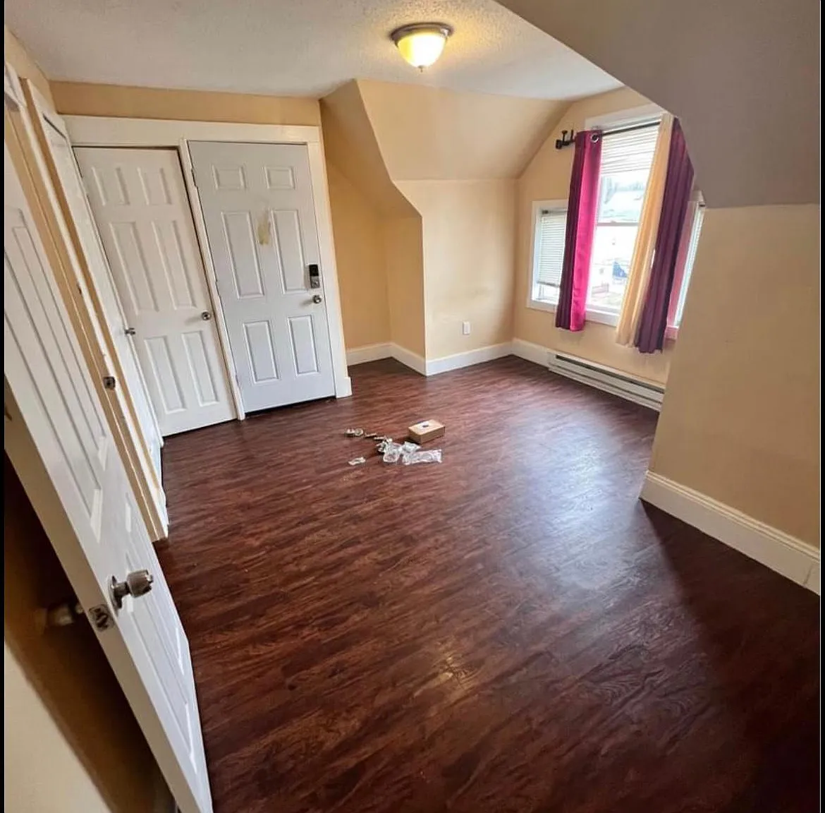 2 bed, 1000 sqft, $1,500 — Photo 2