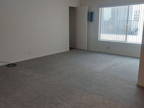 3rd image of 1016 N Orange Grove Ave #10