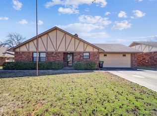 105 E 17th St, Ada, OK 74820
