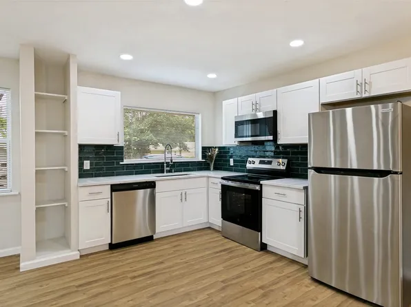 904 Bryan Dr, Bedford, TX 76022