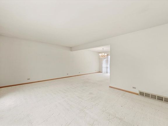4th image of 541 E 168th St