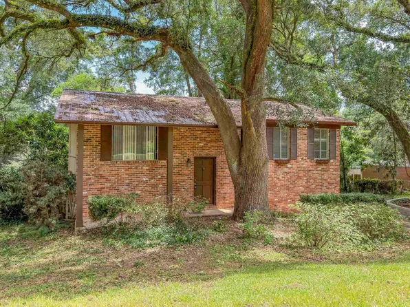1802 Salmon Dr, Tallahassee, FL 32303