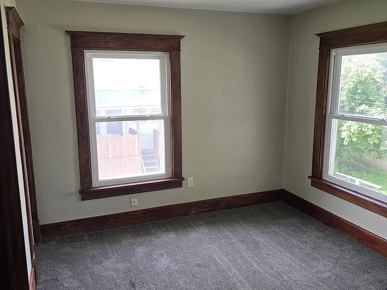 112 5th St NE — Photo 12