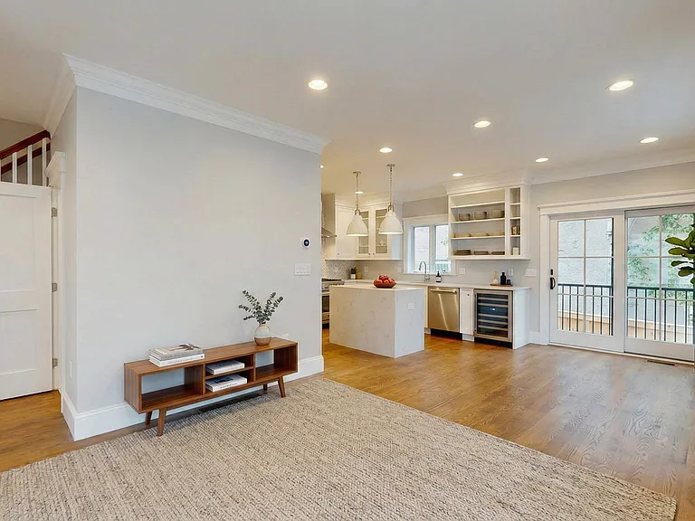 101 Sumner Rd #3 — Photo 7