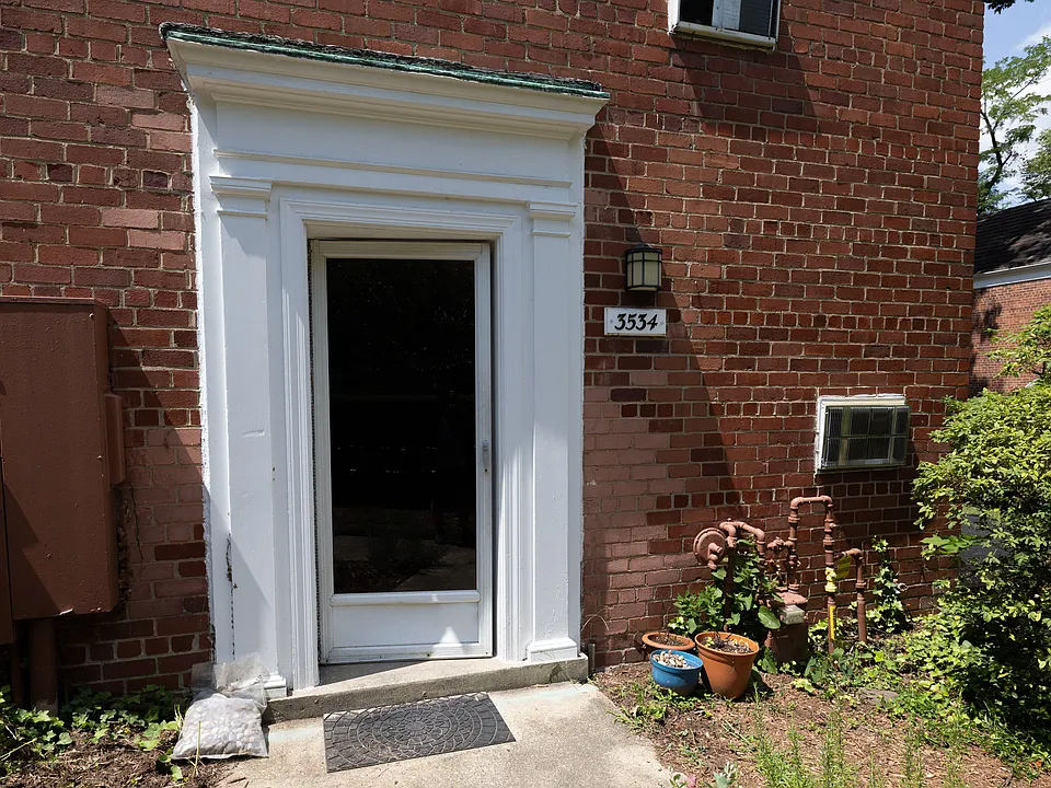 3534 Gunston Rd