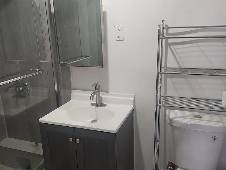 323 Rosewood Ave #2 — Photo 5