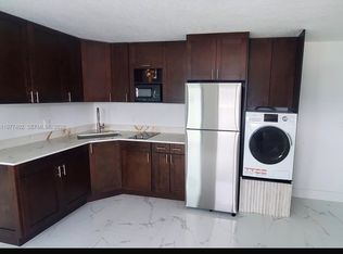 920 SE 8th St #1, Hialeah, FL 33010