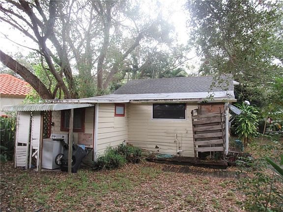 5th image of 682 SE Saint Lucie Blvd