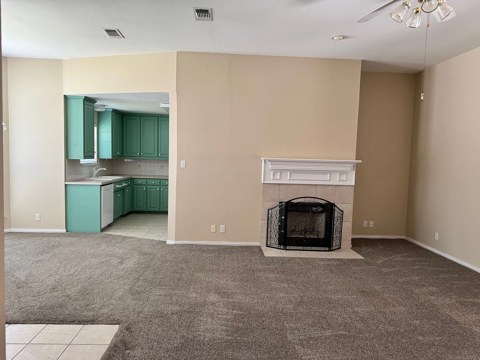 3 bed, 1549 sqft, $1,800 — Photo 3