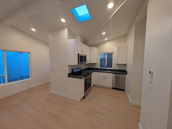 Full size kitchen